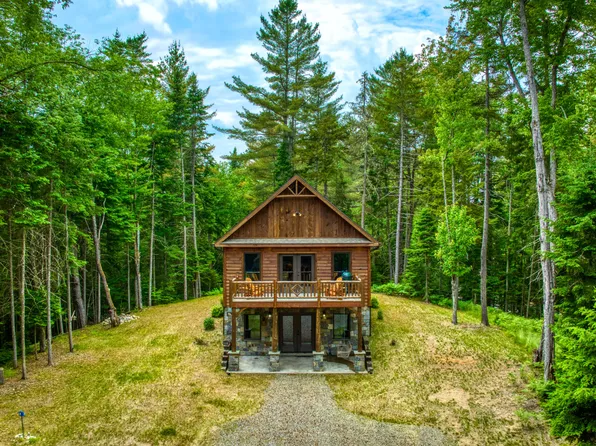 4 Tebbutt Rd, Rainbow Lake, NY 12976