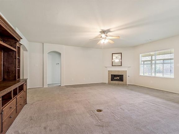 5th image of 3669 Laurel Crossing Dr