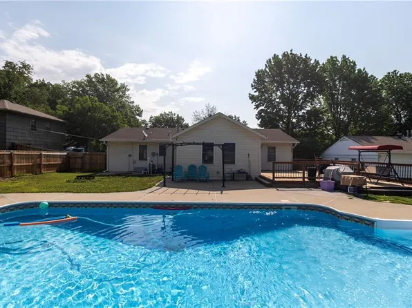 3328 NE Mohawk Ln, Kansas City, MO 64116