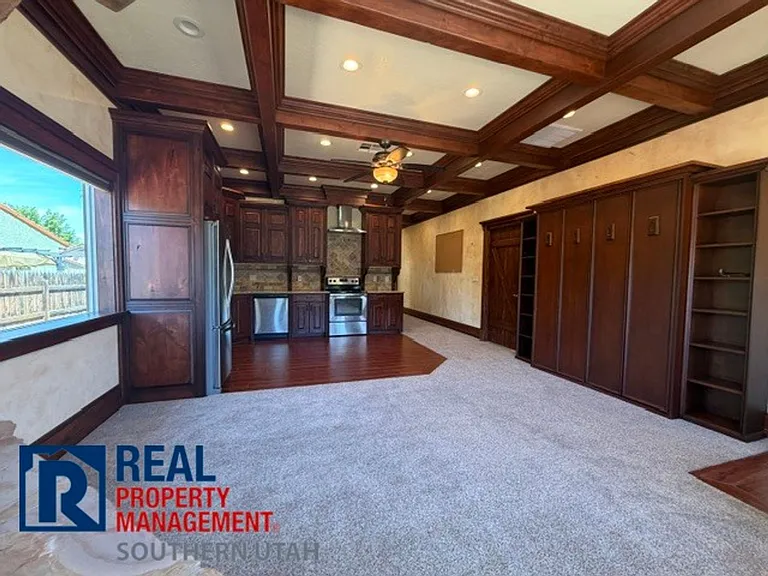 805 Larkspur Rd — Photo 4