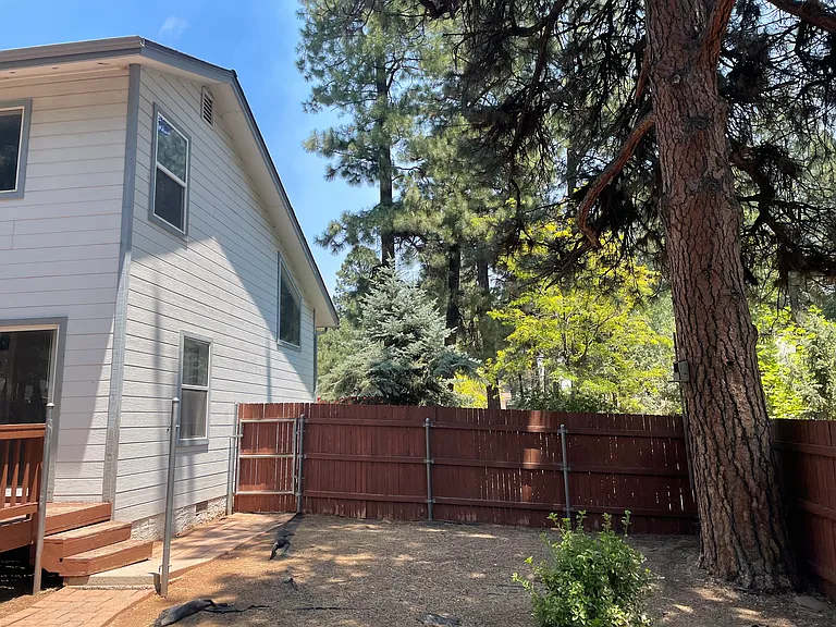 2559 S Rocking Horse Ln — Photo 3