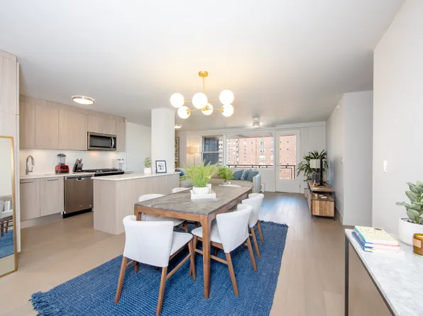 5800 Arlington Avenue image 2 of 16