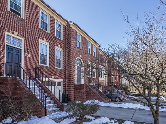2nd image of 1375 Templeton Pl