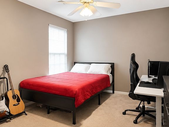 4th image of 583 Bradford Ln