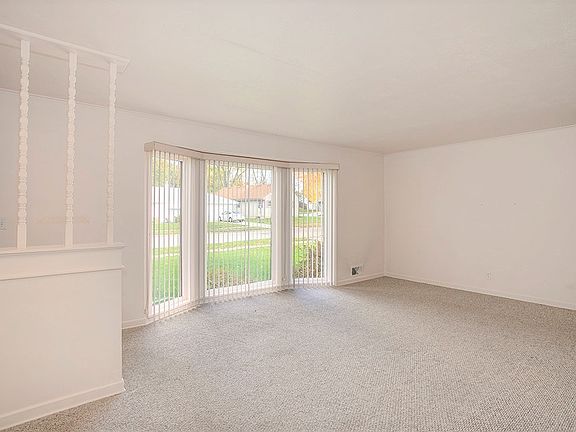 3rd image of 2725 Hooker Ave
