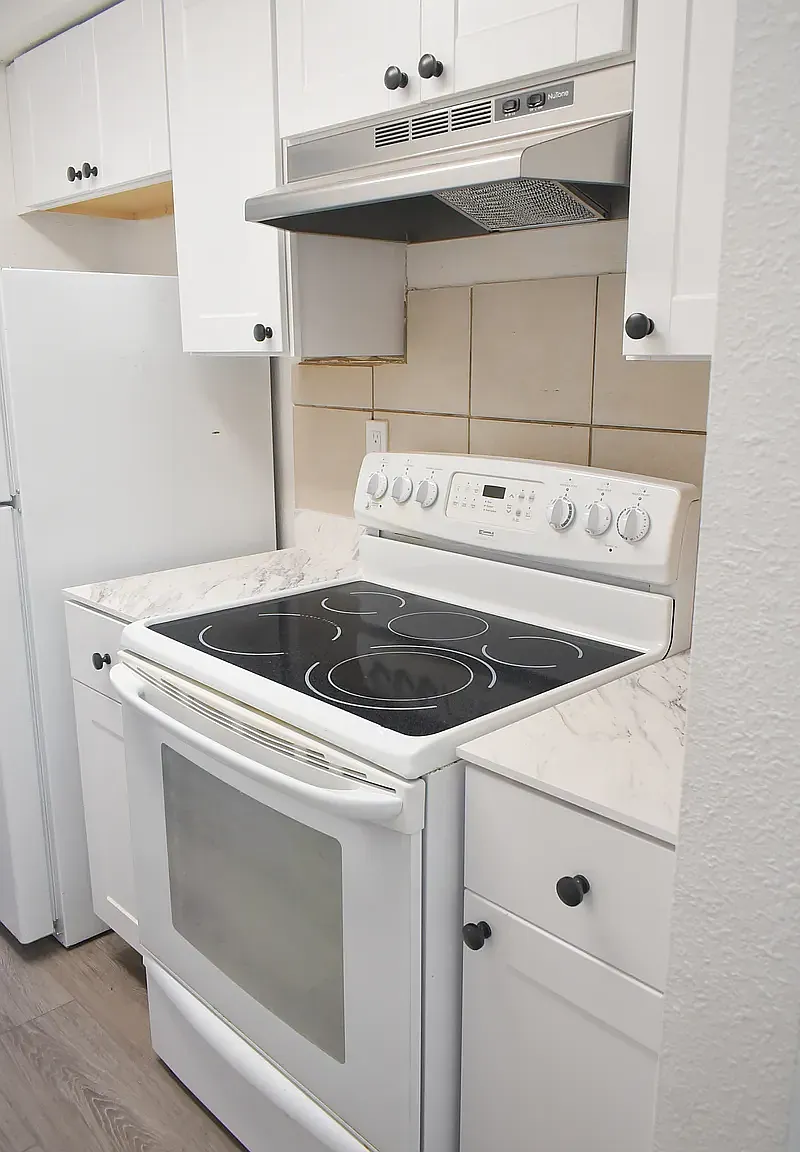 2 bed, 875 sqft, $1,590 — Photo 3