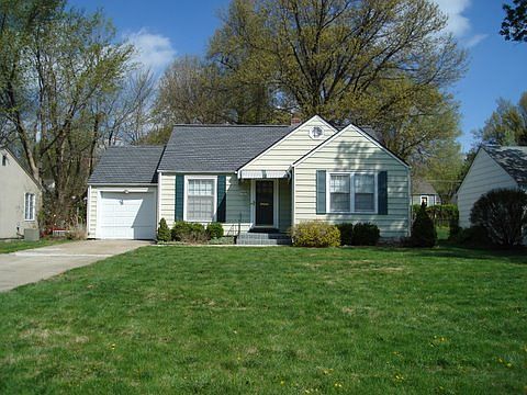 2nd image of 1037 1st St N