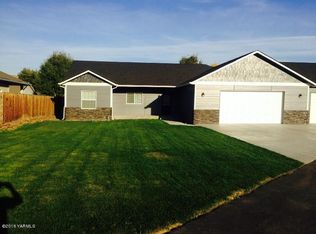 113 Apple Loop, Naches, WA 98937