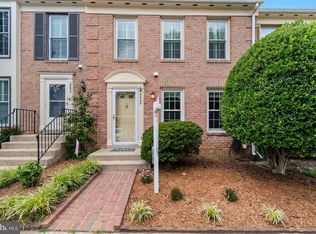 5648 Ridge View Dr, Alexandria, VA 22310