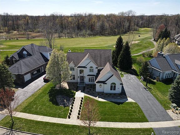 3rd image of 5821 Westwood Dr