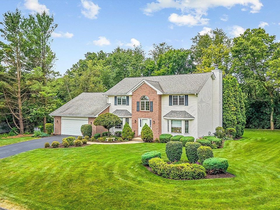 1st image of 8647 Oakwood Glen Dr