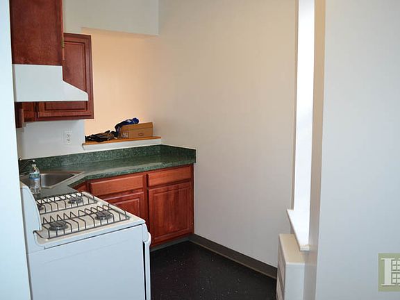 2nd image of 225 W 115th St APT 3A
