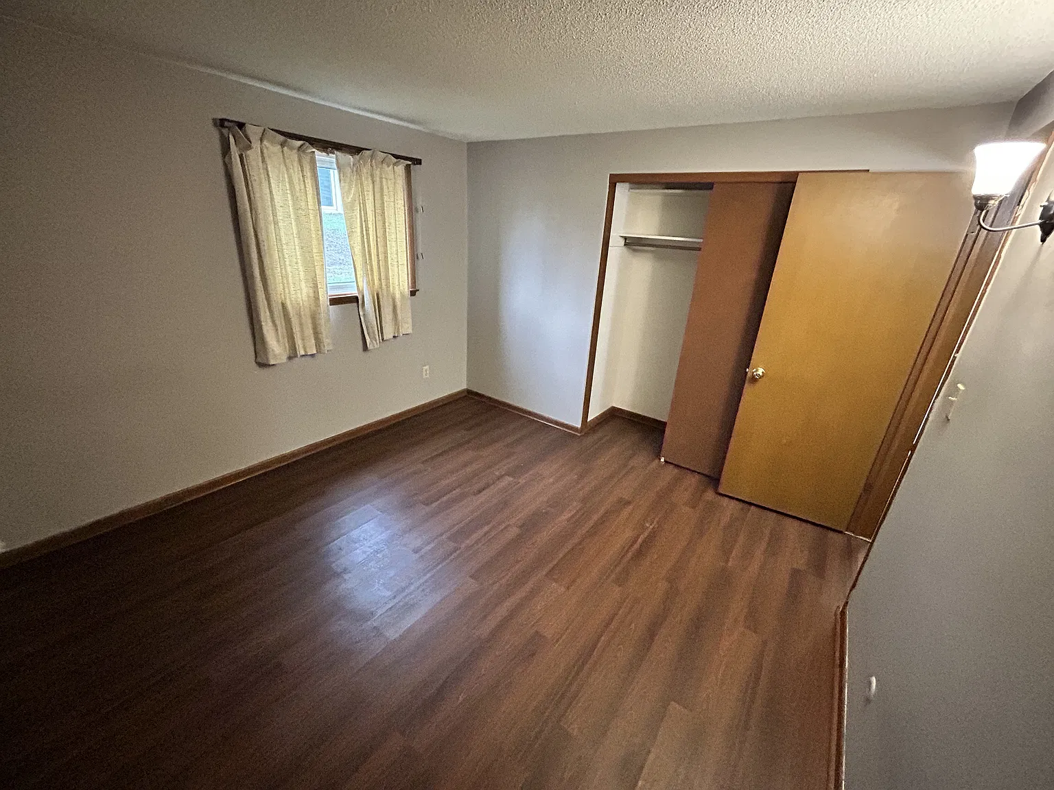 2 bed, 800 sqft, $945 — Photo 2