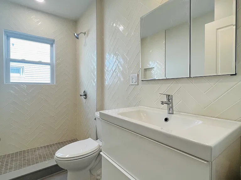 45 Governor Winthrop Rd — Photo 5