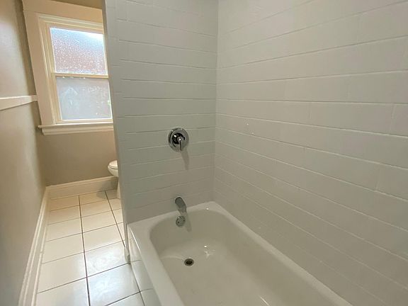 5th image of 1489 Coutant Ave #3
