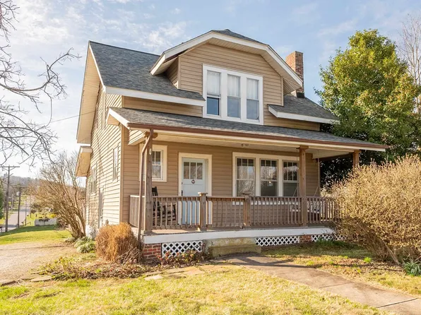 217 Alleghany St, Christiansburg, VA 24073