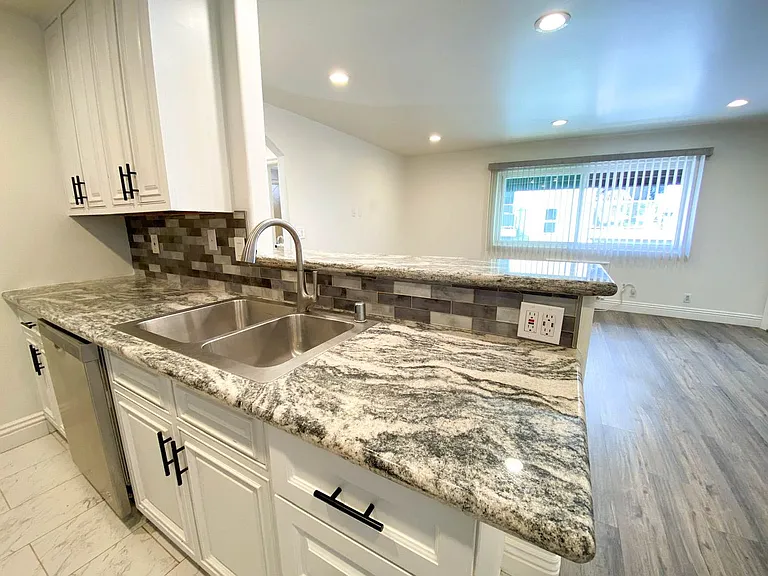 5513 Fulcher Ave — Photo 16