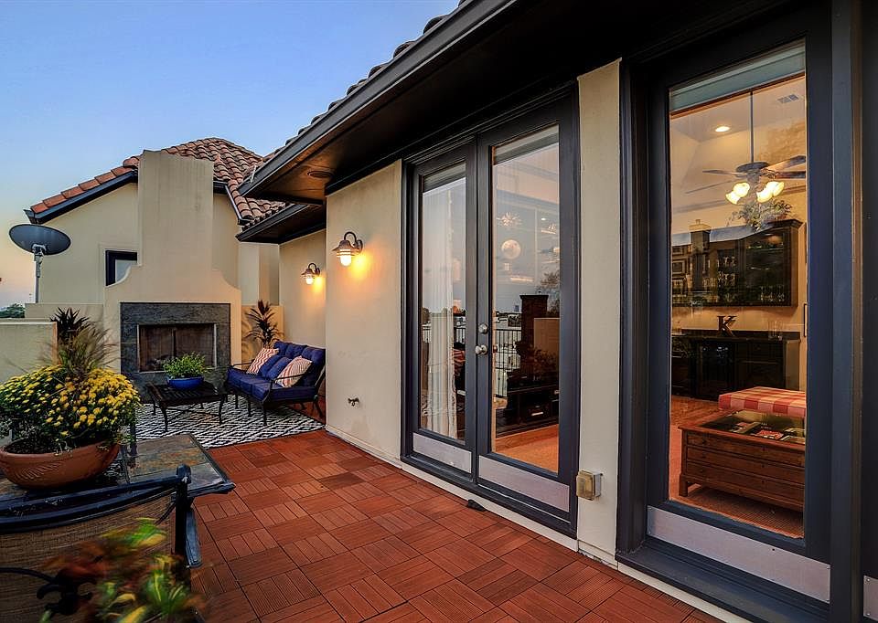 Fourth floor: a view of the rooftop terrace. Game / media room located to the right.