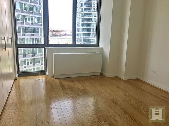 5th image of 4610 Center Blvd APT 717