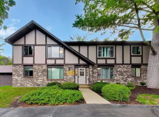 90 Potawatomi Rd, Williams Bay, WI 53191