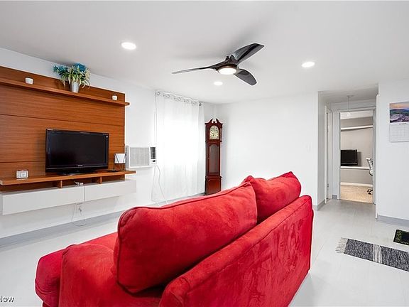 5th image of 14740 Oak Grove Dr #18