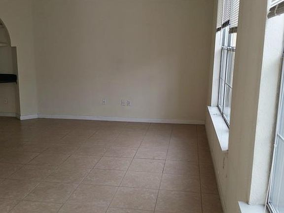 5th image of 860 N Orange Ave APT 326