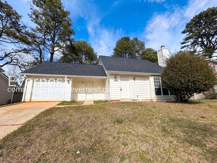 3 bed, 2.5 bath, 1658 sqft, $1,695 — Photo 1