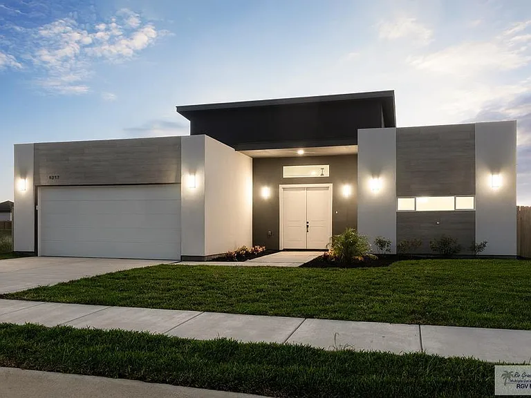 6217 Mackenna Dr — Photo 2