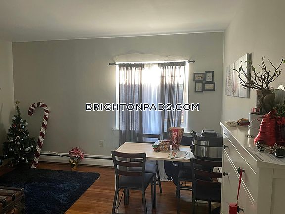 3rd image of 63-65 Selkirk Rd #7