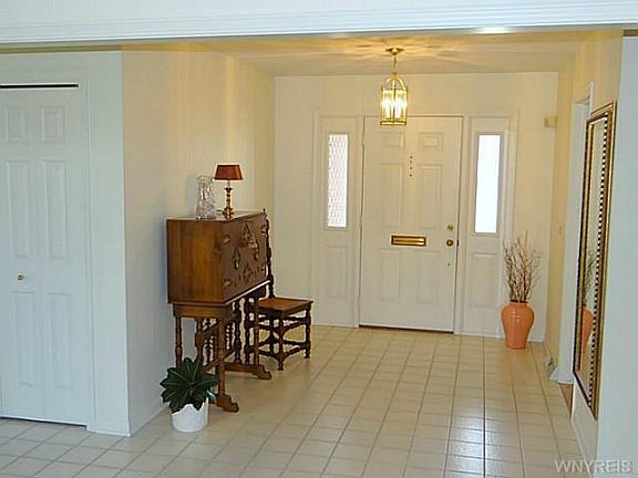 2nd image of 55 Sandhurst Ln