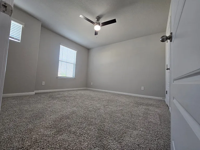 313 Caleb Ct — Photo 37