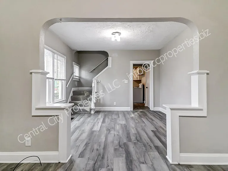 1267 Wilson Ave — Photo 5