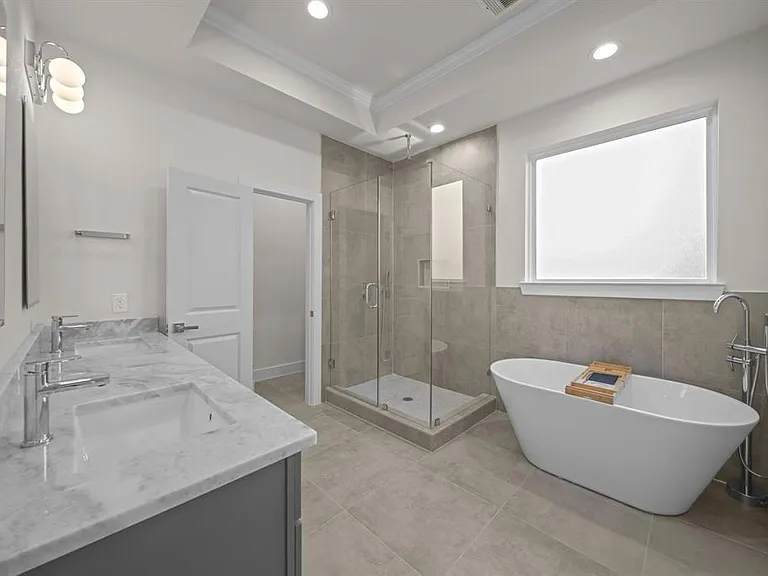 4525 Davenport St — Photo 20