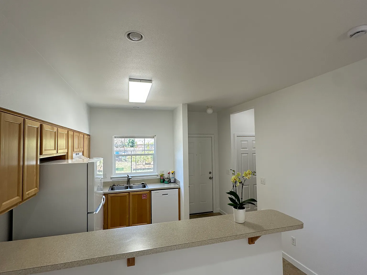 2 bed, 1.5 bath, 1100 sqft, $1,875 — Photo 4