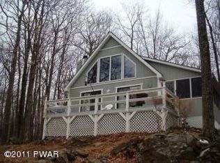 14 Happy Harrys Ct, Hawley, PA 18428