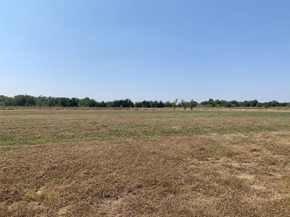 1st image of Red Oak Dr