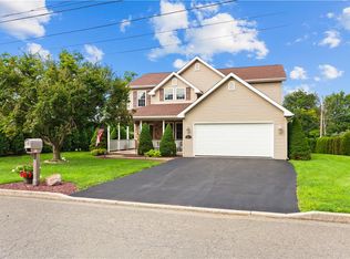 371 Willow Ave, Walnutport, PA 18088