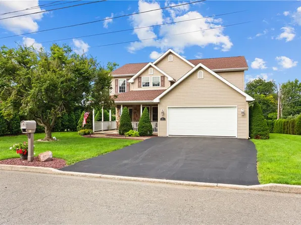 371 Willow Ave, Walnutport, PA 18088