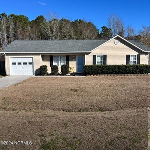 108 N Ivy Drive, Hubert, NC, 28539