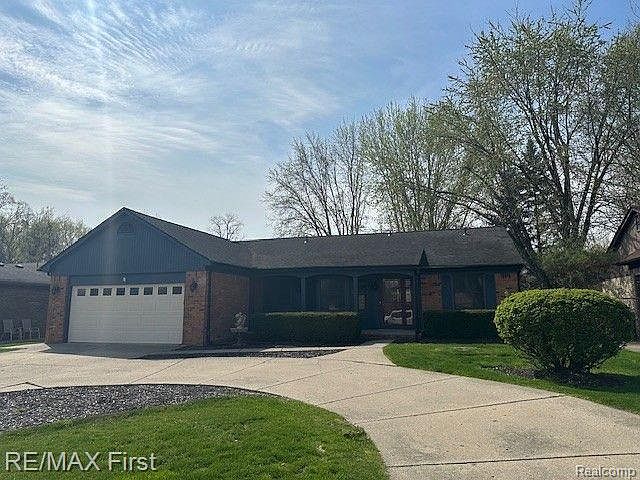 1st image of 40015 Vachon Dr