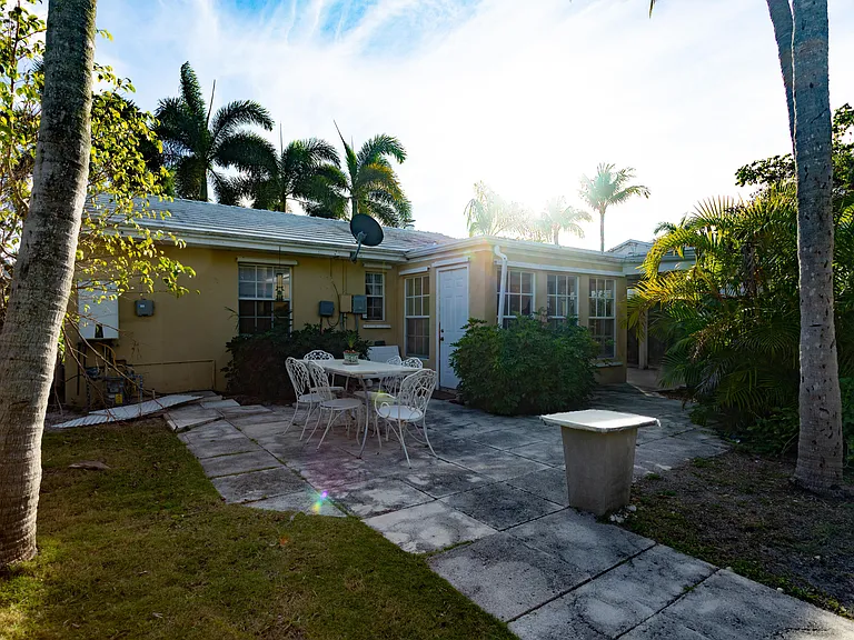 245 Cortez Rd — Photo 28
