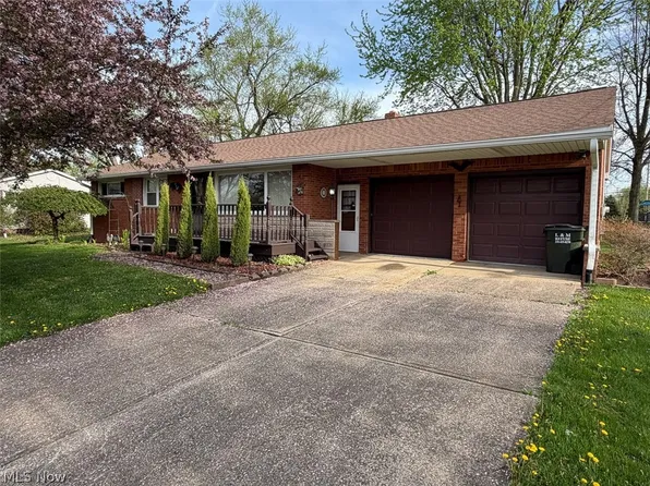 239 Fairview St, Louisville, OH 44641