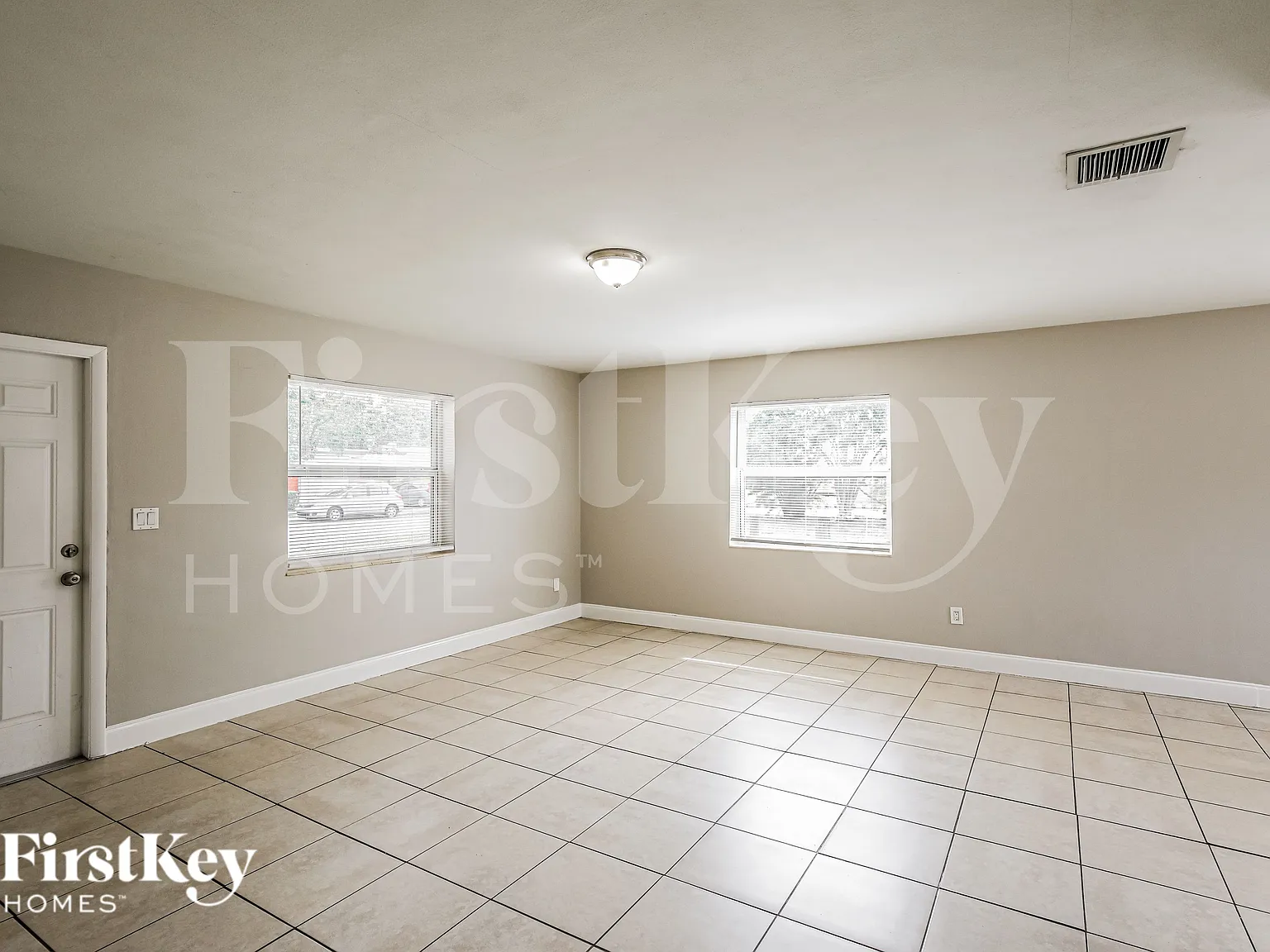 2 bed, 1.0 bath, 1355 sqft, $2,210 — Photo 2