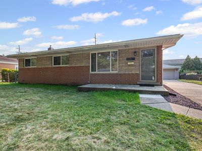 32447 Hawthorne Dr, Warren, MI, 48092