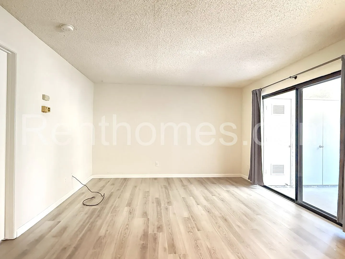 Mira Mesa, 8521 Summerdale Road #247, AC, Walk to Shop/Park! — Photo 2