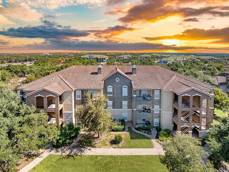 MAA Canyon Pointe — Photo 10