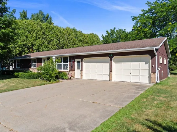 156 W Highland Dr, Oconto Falls, WI 54154