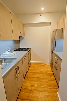 Rented by Stonehenge NYC LLC | media 2