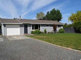 1033 Hemlock St, Prosser, WA 99350