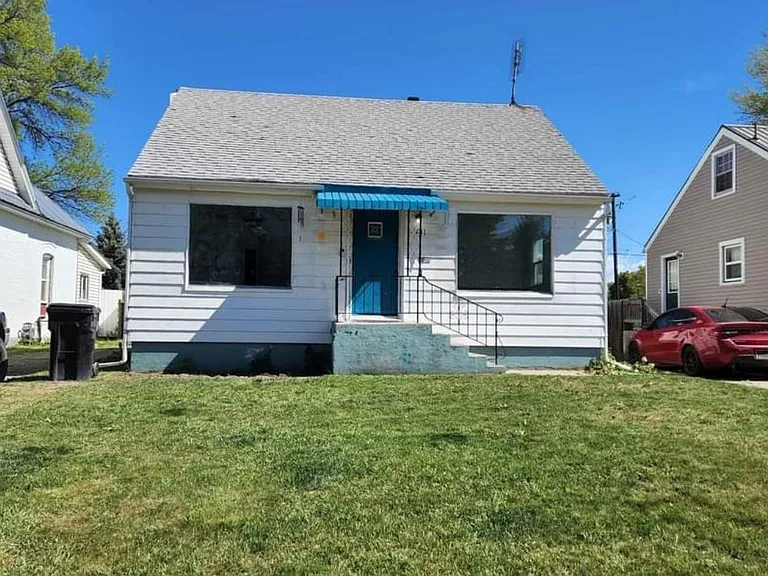 131 E 1 S — Photo 1